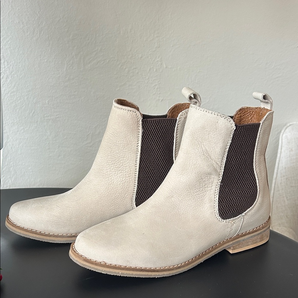Hair Mari Chelsea leather boots